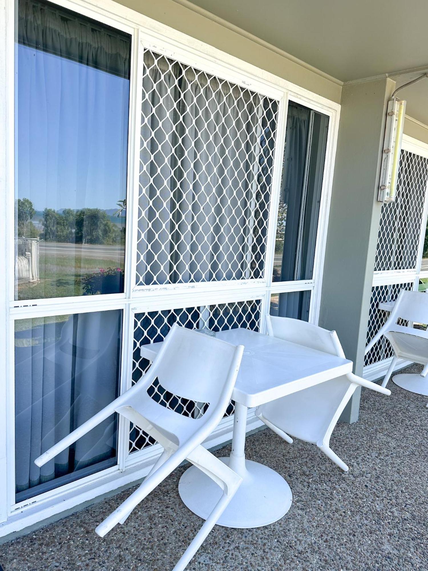 Ocean View Motel Bowen Eksteriør billede