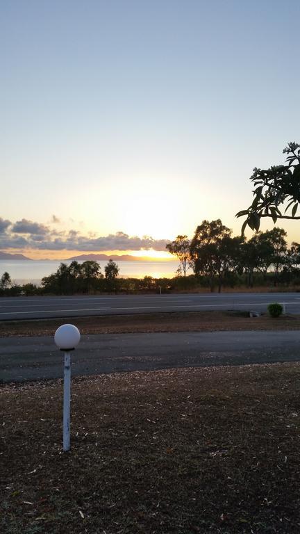 Ocean View Motel Bowen Eksteriør billede